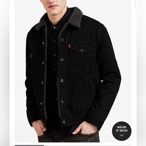 Levi’s Men's Regular Fit Sherpa Denim Trucker Jacket size small